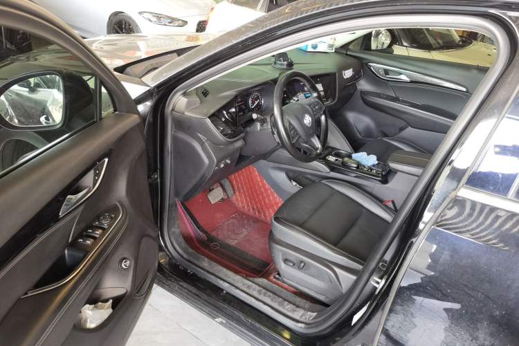 Used Buick Envision 2022 Encore Plus 652T Five-Seat Luxury Model