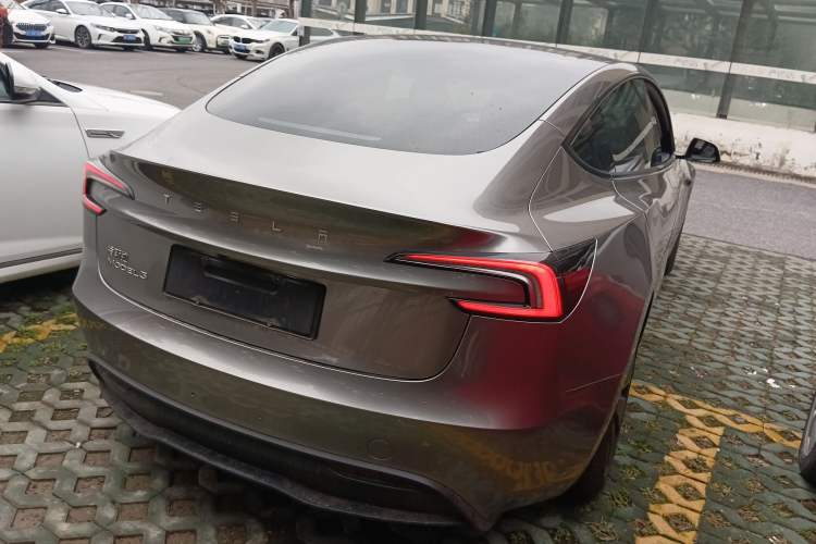 Used Tesla Model 3 2023 Rear-Wheel-Drive Version
