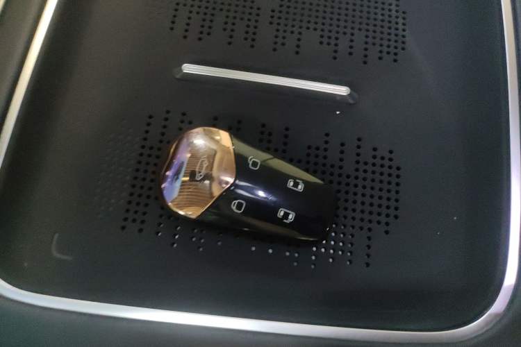 Used VOYAH Dream 2025 PHEV Four-Wheel-Drive Flagship Kunpeng Edition Vehicle Key