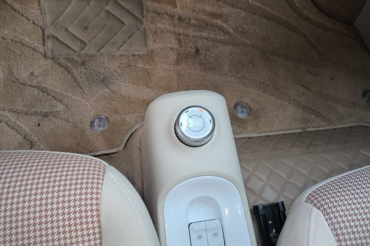 Used Wuling Hongguang MINIEV 2024 3rd Generation 215km Youth Edition Gear Lever