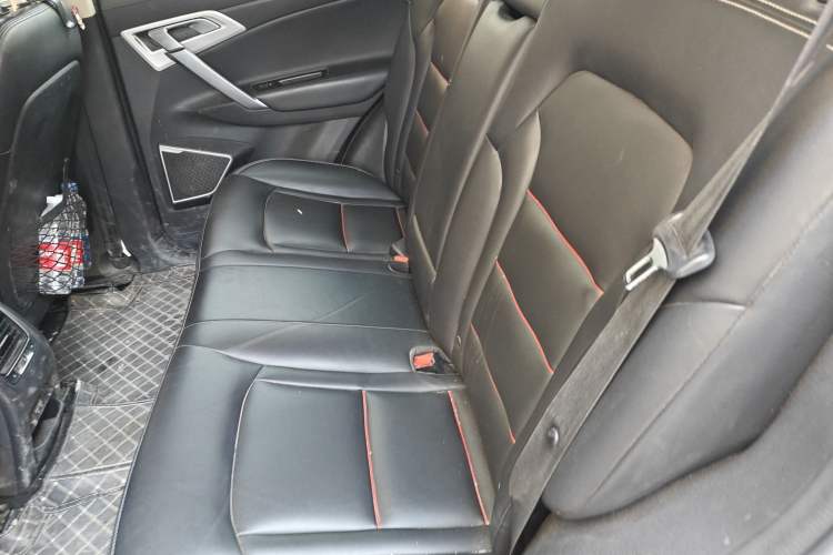 Used Geely Auto Emgrand X7 Sport 2016 1.8TD Automatic Smart Connectivity Version Left Rear Seat