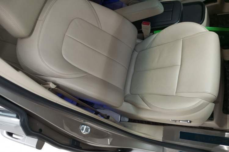 Used Buick GL8 2023 ES Lu Zun Deluxe Model