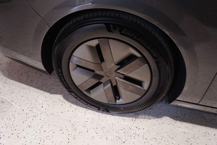 Used Li Auto MEGA 2025 Home Family Special Edition