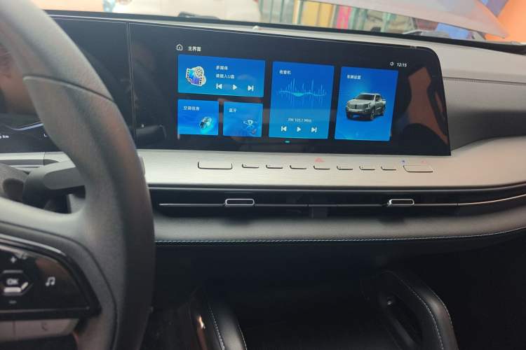 Used Changan Hunter 2024 Warrior Edition Luxury Model Dual-Motor All-Wheel Drive with Extra-Long Cargo Box
