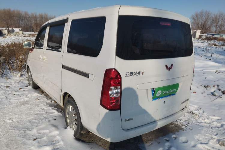 Used Wuling Rongguang V 2018 1.5L Standard Version

