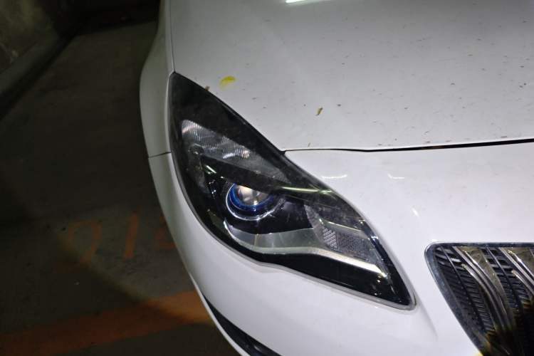 Used Buick Regal 2015 1.6T Leading Technology Model Right Front Headlight