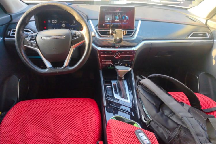 Used Venucia T60 2020 1.6L CVT Smart Drive Version China VI Standard Center Console