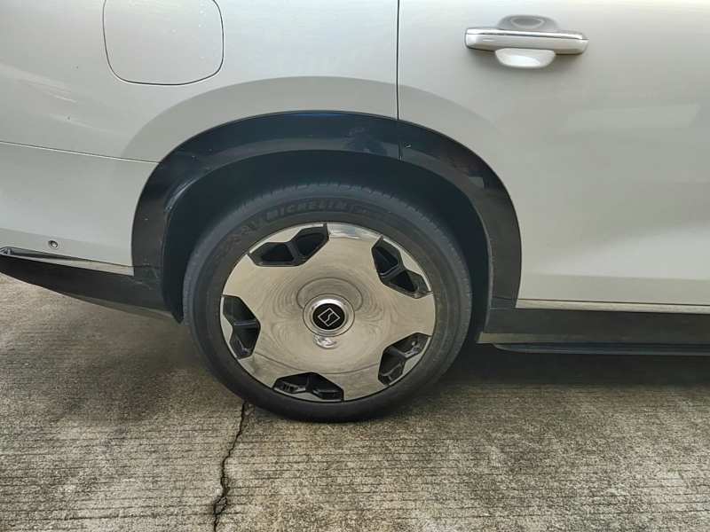 Used Zeekr 9X 2025 Hyper Edition 70kWh — 25