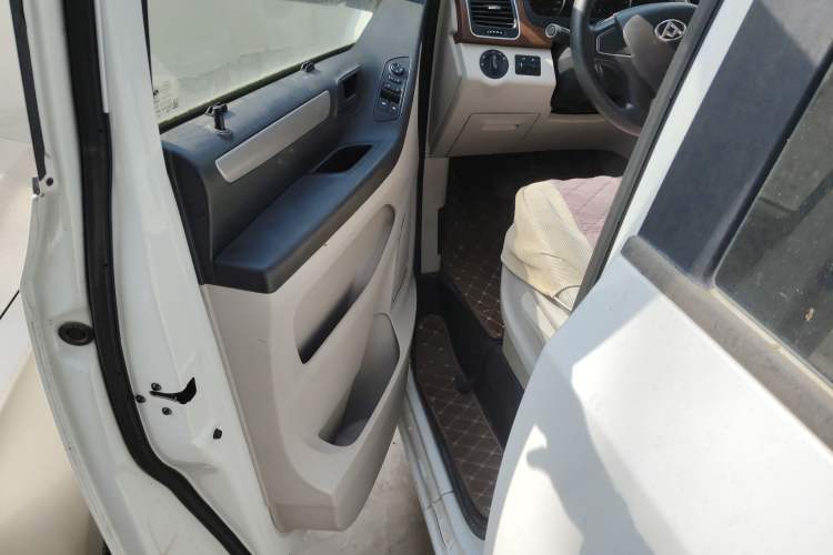 Used SAIC MAXUS G10 2016 2.4L Manual Elite Edition