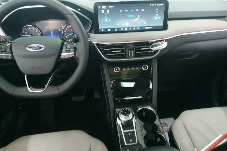 Used Ford Escape 2024 EcoBoost 245 Two-Wheel-Drive Titanium Edition Audio And AC Panel