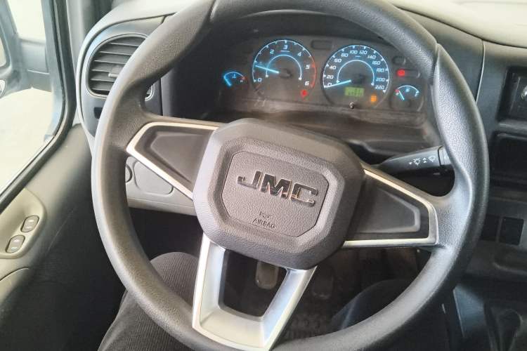 Used JMC Transit 2019 2.8T Commercial Version Short Wheelbase Mid-Roof 6-Seater China VI JX493
