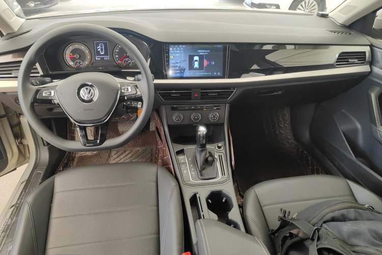 Used Volkswagen Lavida 2018 1.5L Automatic Comfort Edition China V Standard Center Console