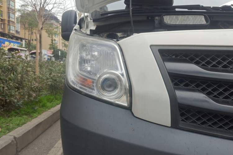 Used Foton Toano 2022 2.0T Manual Urban Edition Short Wheelbase Mid-Height Design Rear Single Tire 5/6/9-Seater Configuration 4F20TC3