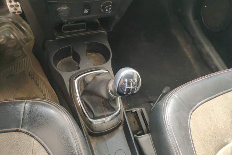 Used Great Wall M4 2014 1.5L Manual Luxury Model Gear Lever