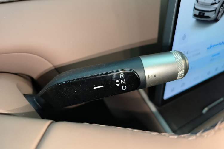 Used ONVO Luxeed L90 2025 Model—Ultra Six-Seater Version