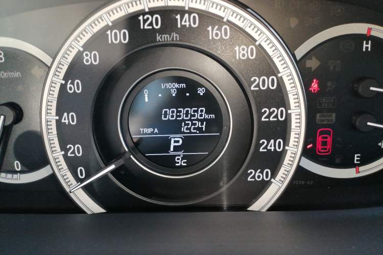 Used Honda Accord 2016 2.0L Comfort Edition Odometer Close Up