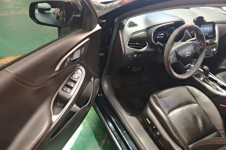 Used Chevrolet Malibu XL 2019 Redline 550T Automatic Sport Edition Driver Seat