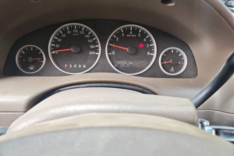 Used Buick GL8 2011 2.4L LT Executive Edition Odometer Close Up