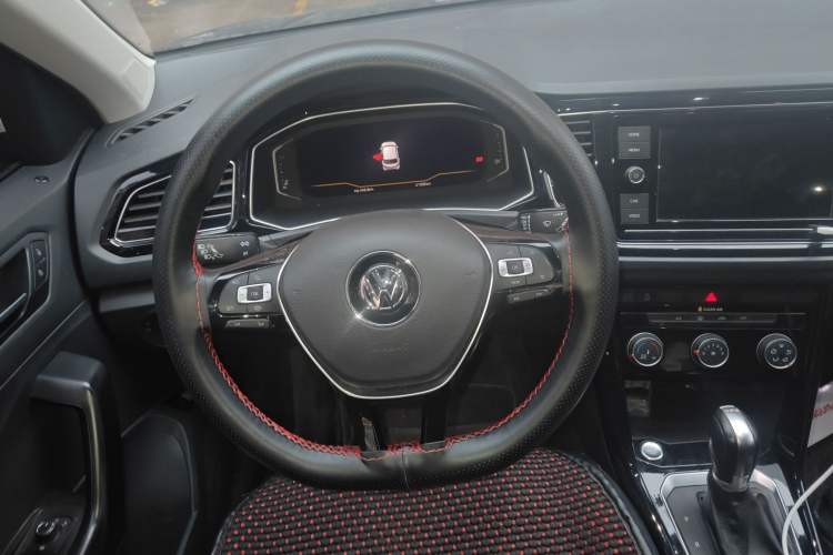 Used Volkswagen T-ROC 2020 280TSI DSG Two-Wheel Drive Comfort Version