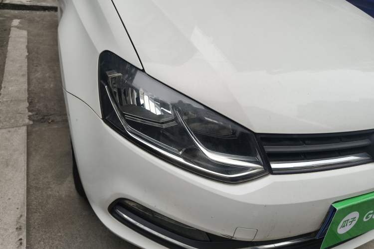 Used Volkswagen Polo 2016 1.6L Automatic Comfort Model
