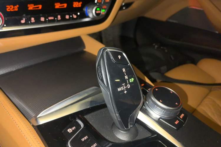 Used BMW 5 Series 2021 530i M Sport Package Gear Lever