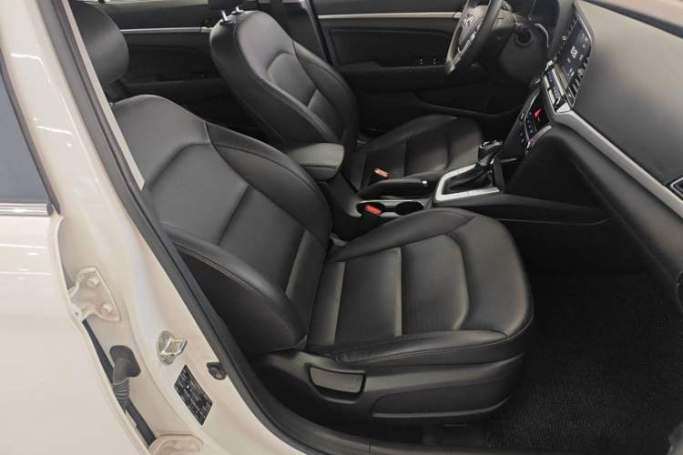 Used Hyundai Elantra (6th Generation / Lingdong) 2016 1.6L Automatic ZhiXuan · Luxury Version