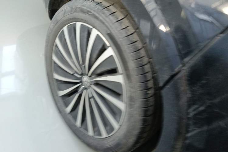 Used Volkswagen Viloran 2024 380TSI Premium Edition