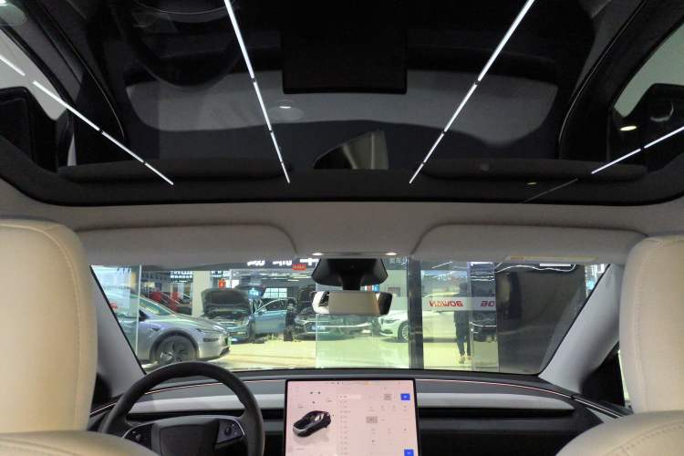 Used Tesla Model Y 2025 Rear-Wheel-Drive Version