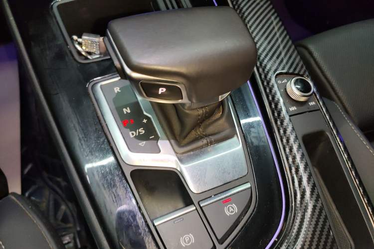 Used Audi A4L 2020 40 TFSI Fashion Dynamic Model Gear Lever