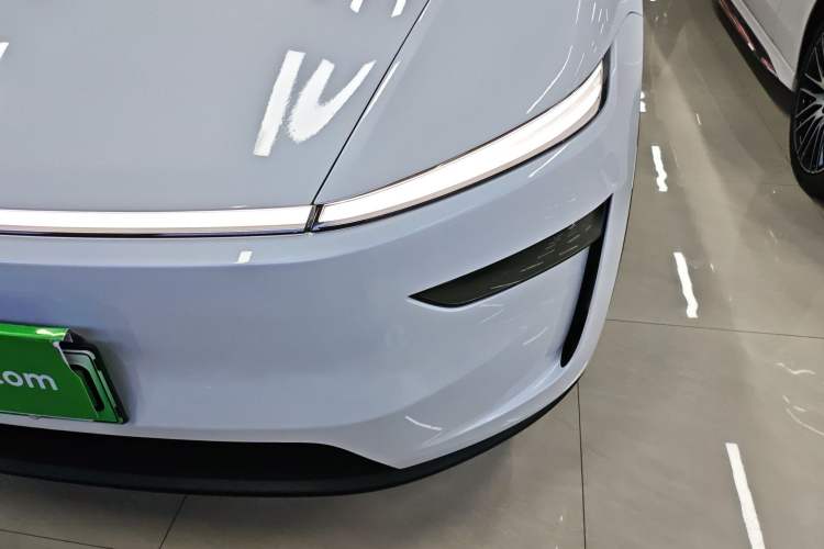 Used Tesla Model Y 2025 Rear-Wheel-Drive Version