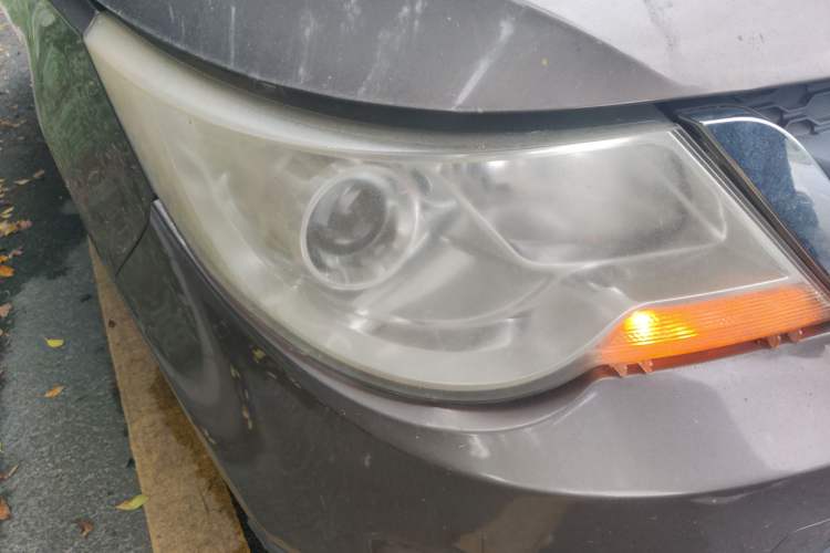 Used Baojun 730 2014 1.5L manual Comfort ESP version 7 seats Right Front Headlight