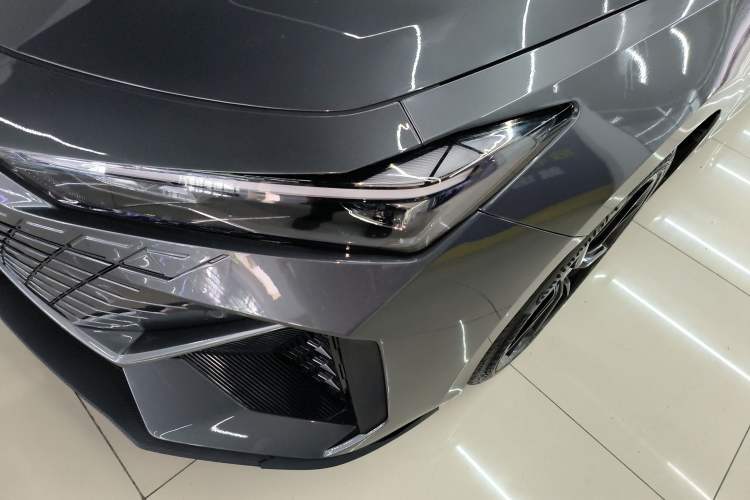 Used CHANGAN UNI-V 2023 1.5T Prestige Model
