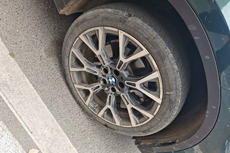 Used BMW X1 2022 Updated xDrive25Li Premium Edition Right Front Wheel Hub