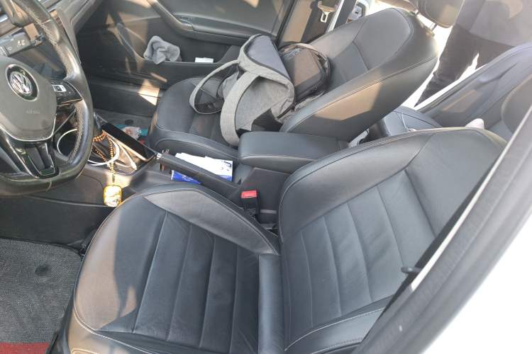 Used Volkswagen Lavida 2017 1.6L Automatic Comfort Edition
