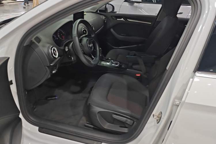 Used Audi A3 2020 Restyled Limousine 35 TFSI Ambition Version China VI
