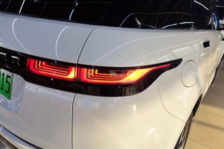 Used Land Rover Range Evoque New Energy 2023 Aurora L P300e Plug-in Hybrid Electric Version Right Rear Taillight