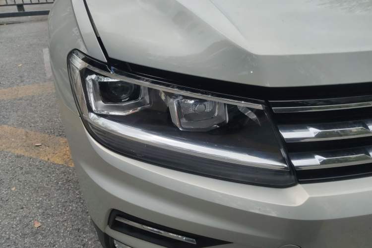 Used Volkswagen Tiguan L 2020 330TSI Automatic Two-Wheel Drive Smart Luxury Edition China VI Standard
