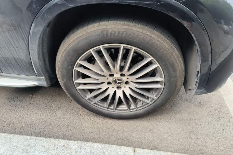 Used Mercedes-Benz GLC 2025 GLC 300 L 4MATIC Dynamic Model 5 Seats
