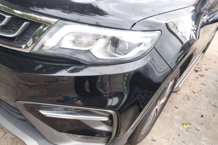 Used Geely Auto Emgrand X7 Sport 2018 1.8TD Automatic Two-Wheel Drive Smart Connect 4G Internet Edition Left Front Headlight