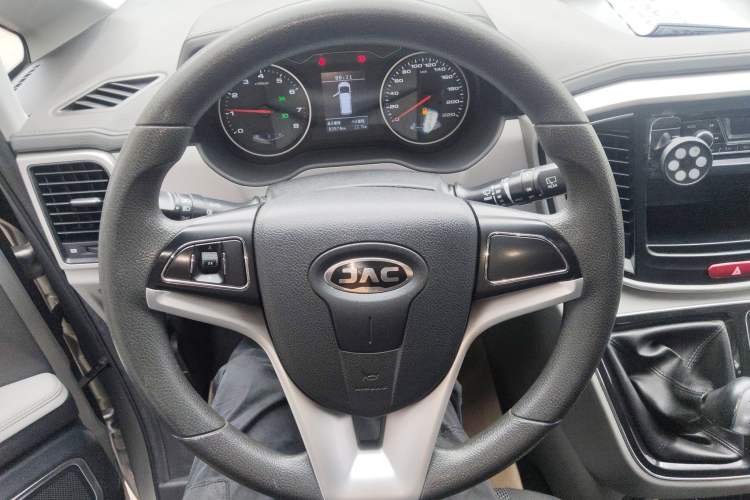 Used JAC Refine M4 2016 2.0L Manual Comfort Edition Steering Wheel