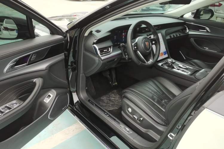 Used Hongqi H5 2023 2.0T Automatic Smart Connect Flagship Edition Driver Seat