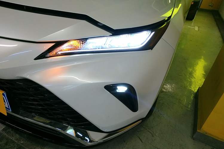 Used Toyota Venza 2023 2.0L CVT Two-Wheel Drive Luxury Edition