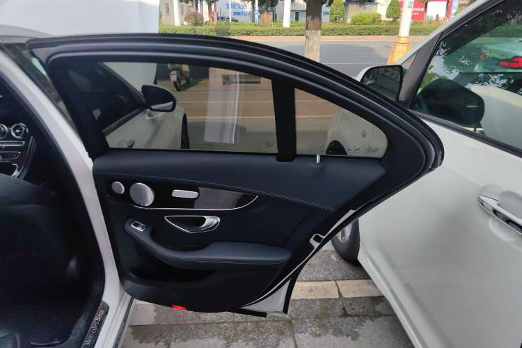 Used Mercedes-Benz C-Class 2016 C 200 L
