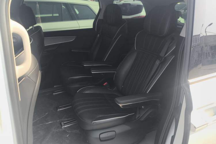 Used Roewe iMAX8 2021 Model 400TGI Exclusive Version for Key Accounts