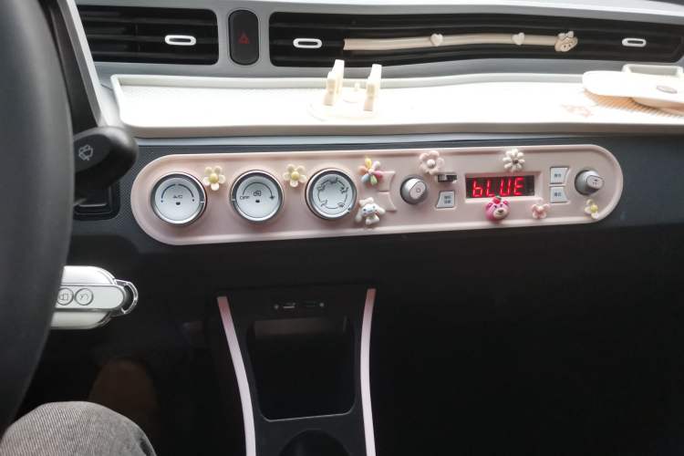 Used Wuling Hongguang MINIEV 2022 Macaron Premium Model – Lithium Iron Phosphate