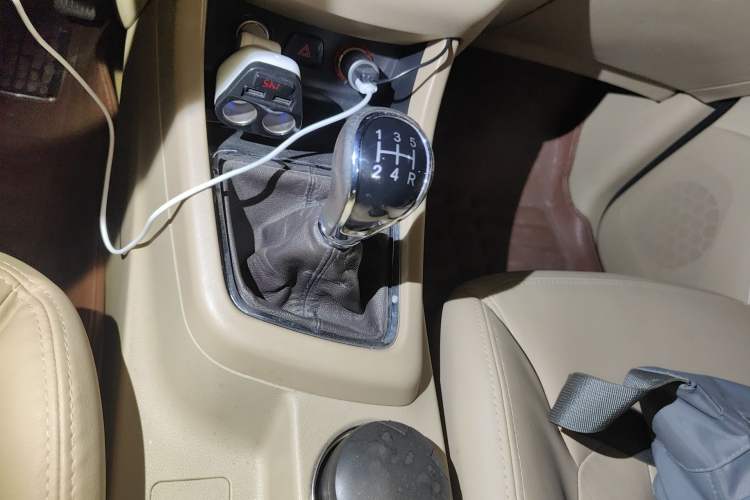 Used Baojun 730 2015 1.8L Manual Luxury Navigation ESP Version 7-seater