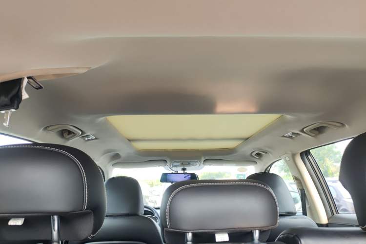 Used Geely Auto Emgrand X7 Sport 2018 1.8TD Automatic Two-Wheel Drive Smart Connect 4G Internet Edition
