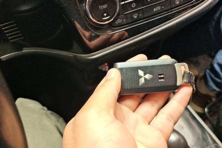 Used Mitsubishi Outlander 2018 2.0L Two-Wheel Drive Glory Edition 5 Seats
