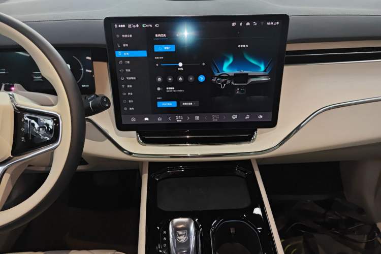 Used Volvo EM90 2025 Ultra Six-Seater
