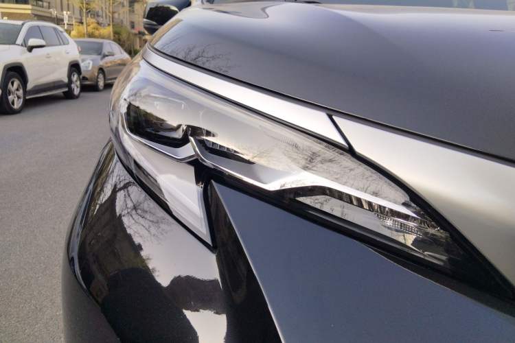 Used Toyota SIENNA 2024 2.5L Hybrid Four-Wheel Drive Prestige Edition